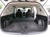 リアシートを倒せば広々荷室の出来上がり。アレンジ次第でさまざまな荷物が積み込めますよ。