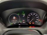 瞬時にお車の情報を読み取れるメーターデザインとなっております。