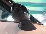 【ドアミラー】ドアミラーは電動で角度調整や格納が可能です。駐車時などに便利です。寒冷地や雨天時に役立つミラーヒーター機能も備えています!