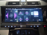 Apple CarPlay、Android Auto 対応。スマホを接続するとタッチスクリーン上でマップ、通話、メッセージ、ミュージックなどのアプリをスマホ同様に操作できるミラースクリーン機能搭載
