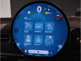 『運転』に対するBMWのこだわりはメーターパネルにも表れております。視野性の良いメーターパネルは疲労感の軽減と、運転の楽しさをもたらしてくれます。