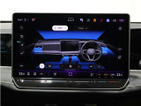 15インチの大型ディスプレイ
