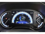 気になる燃費など様々な情報を表示してくれるインフォメーションディスプレイ付きのODOメーター。