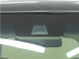 ◆Honda SENSING◆ カメラ等装置で精度の高い検知能力を発揮、安全運転を支援します。ステアリング上のコントローラーに注目!