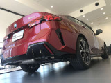 どっしりとしたバンパー下部のデザインはBMWの高級感を際立たせると共にスポーティーさを演出しております。