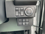 電子カードキーを携帯していれば、ブレーキを踏みながらボタンを押すだけでエンジンの始動が手軽に♪