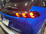 国産車にはないハイセンスなデザイン、光り方をするテールレンズ
