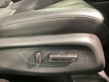 電動シートなので、お好みのシートポジションへの移動もスムーズに行えます。