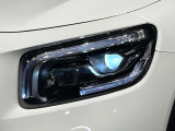 ●LEDヘッドライト:夜間走行時も良好な視界を確保し安心して運転できる高輝度LEDヘッドライトを装備!点灯速度が早く、消費電力も抑えられています。