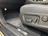 パワーシート搭載。微妙な調整が手軽にでき、ピッタリのポジションで運転することが可能です。
