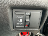 運転席からもスライドドアの操作が可能です!!
