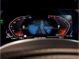 『運転』に対するBMWのこだわりはメーターパネルにも表れております。視野性の良いメーターパネルは疲労感の軽減と、運転の楽しさをもたらしてくれます。