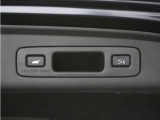 ◆予約クローズ機能付きパワーテールゲート◆キーや運転席のボタン、ハンズフリー機能など多彩なアクセスで自動開閉できます。