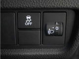 ◆VSA◆横滑り防止装置が装備されています。コーナーリング時の横すべりを抑える機能と、車両の急激な挙動変化を抑える機能で、安定した走行を実現しています。運転に安心とゆとりが出来ます。