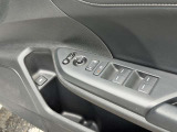 運転席ドアスイッチ周辺です。