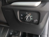 ●スイッチひとつひとつの隙間を1ミリ以下に抑え、まるで彫刻のような存在感と徹底的な微調整により柔らかな押し心地を実現する「ゼロタッチ」など、アウディのインテリアをぜひご堪能ください