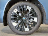 【BMWアロイホイル】軽量かつ強度に拘ったアロイホイル。走行性能ポテンシャルを引き出す設計。車の足元を引き締めてくれる大きなポイントはアロイホイルです。