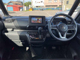 ご納車時には再度洗車・室内清掃を行い展示中についてしまった汚れも落として気持ち良くお乗りいただける状態にして納めさせていただきます!