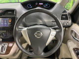 【純正革巻きステアリング】上質な革を使用することで、手にしっかり馴染みとても運転しやすいハンドルです♪