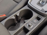 Audiの洗練されたデザインは、シンプルでありながらエレガントで時代をこえた美しさがあります。また、高性能なエンジンと優れたハンドリングにより、走行性能が非常に高いブランドとなっております。