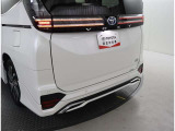 LEDテールライトです。省電力、高輝度のLEDは明るく照らすので夜間運転時の視認性を高めます。スタイリッシュな見た目で細かいところもこだわりたいあなたに!