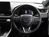 各操作スイッチなどもハンドルから手を放すことなく操作可能で安全運転に支援いたします!