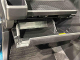 実用的な収納が、車内の各所にあります♪