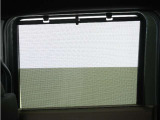 ◆スクリーンサンシェード◆日差しを和らげ、プライバシーの保護にも役立ちます。後部座席にお子様を乗車させるときも、ゆっくりお昼寝できます♪