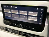 【大画面ナビ】人気の大型12.3インチナビを装備。存在感のある大画面はインパクト大!ナビ利用時のマップ表示は見やすく、テレビやDVDは臨場感がアップ!いつものドライブがグッと楽しくなります♪