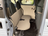 乗車人数や荷物の量、車内での過ごし方に合わせて、シートのレイアウトを変更できます。