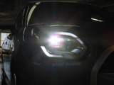 LEDオートヘッドライトを搭載しております。非常に明るく夜間走行時に非常に重宝します。