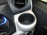 運転席前にカップホルダーがあります。