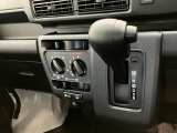 延長保証につきましてはお求めいただく車両によって保証料が異なりますので、当店スタッフまでお気軽にお問い合わせくださいませ。