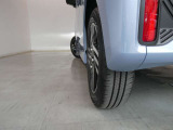 リヤタイヤの溝も十分に残っております。タイヤサイズは155/65R14となっております。