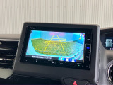 【バックカメラ】リバースにするだけで映ります、後方の安全確認や、狭い駐車場での車庫入れ、雨の日や夜間など視界の悪い時に便利です!安全にバックする為には欠かせない装備です。