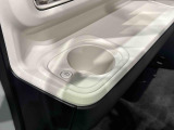 助手席側にも(前席/掘り込み式)ホットカップホルダー☆保温付で温活が車内でも実現♪600mlのペットボトルまで対応しておりスイッチ1つで温かい飲み物は保温を、冷たい飲み物は常温にしてくれます