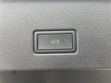 デジタルコックピット IQライト 黒革シート シートヒーター パワーシート ステアリングヒーター アダプティブクルーズコントロール ワイヤレス充電 ETC車載器 電動テールゲート ナビ 19インチAW