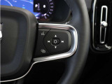 最新の音声認識技術により、自然に話しかけるだけであなたの指示を理解します。特定の言い回しを憶えておく必要はなく、エアコン/ナビゲーション/エンターテイメント/などを、ボイスコントロールで操作できます。