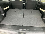 シートを倒すとフラットになりさらに広々!大きな荷物も積み込み可能です!