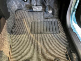 ダイハツディーラーでは「ダイハツ認定U-CAR」という基準を設け、車選びに詳しくないお客様でも「安心して選べる」をご提供しています。