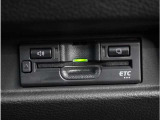 【ETC】高速道路の料金所をストレスなく通過。話題のスポットやサービスエリアに多い「スマートIC」利用時は必須のアイテムです。