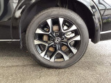 純正アルミホイールです。足元が引き立つので、車全体のイメージがアップしますよ!