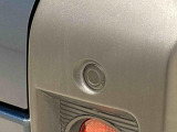 コーナーセンサーを車の前後に装備! 障害物の距離に応じて警告音を変えてお知らせします