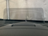 車速やナビのルート誘導などを表示してくれるアクティブ・ドライビング・ディスプレイ。視線や焦点調節が少なく済み、気持ちよく安全に運転を楽しめます。