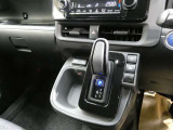 ご覧の車両以外にも多数のU-Carを展示販売しております。