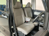 【運転席・助手席】内装ルームクリーニング済みです。しっかり綺麗にしていますので、是非、お確かめください。車に自信があるからこそ、是非一度ご来店頂き内外装も見てもらえると幸いです。
