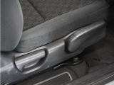 ◆シートハイトアジャスター◆運転席を上下に高さ調節ができます!運転ポジションを体格に合わせてシート調整できます。