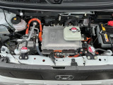 ボンネット内は電気自動車を走行させるためのパワートレインがあります。もちろんきれいにクリーニング済です
