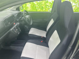 運転席周りは、必要な機能が手の届く範囲に配置されており、操作性も抜群です。