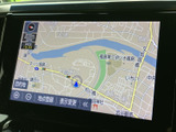 鮮明な地図表示で、スムーズなナビゲーションを実現。最新の交通情報も確認でき、安全運転をサポートします。